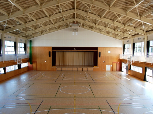 西小学校屋内運動場